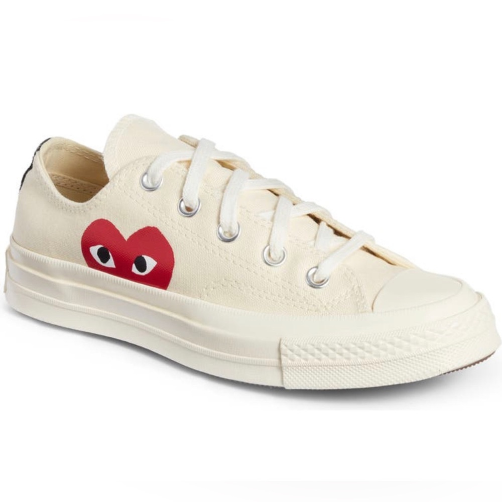 Comme des garçons PLAY x converse chuck Taylor hidden heart low top